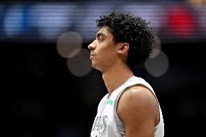 无力回天!克里斯蒂9中5拿到13分6板5助 三分5中2