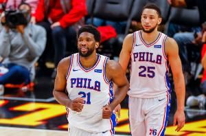 陷入回忆！恩比德谈沃特福德三双：让我想起西蒙斯 怀念那些三双