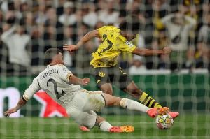 记者：国米几乎不可能在冬窗引进阿德耶米，费用高且已有4名前锋